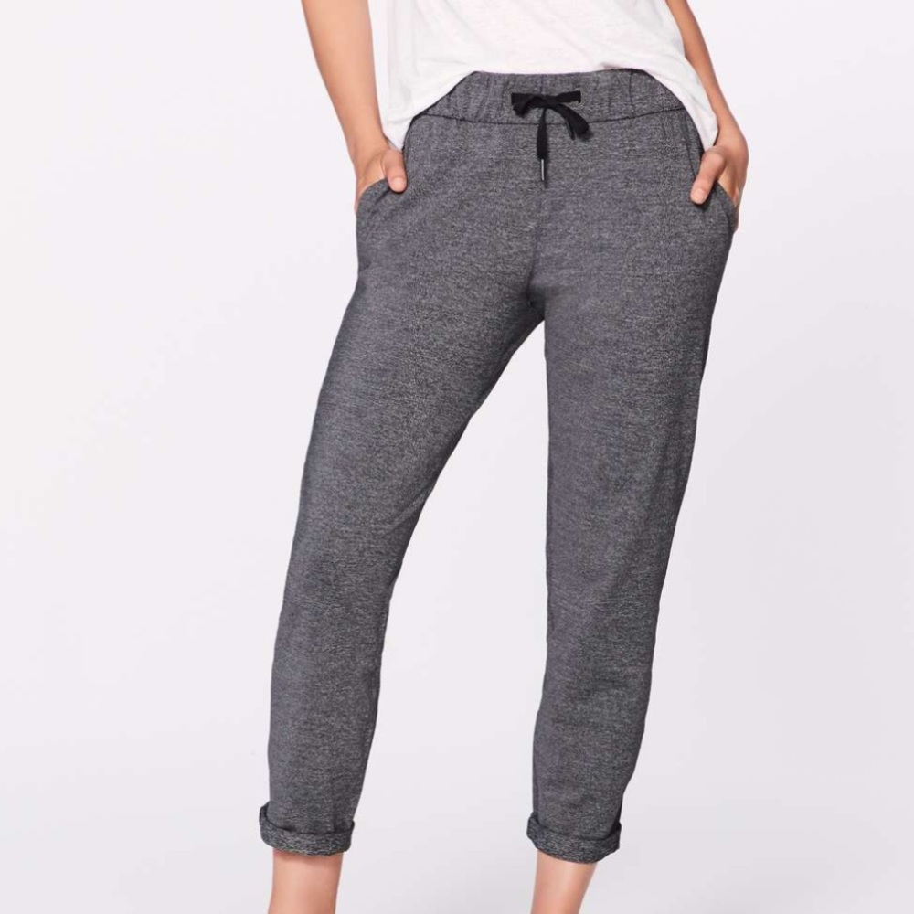EUC Lululemon On The Fly Pant *28 Luxtreme Heathered Black